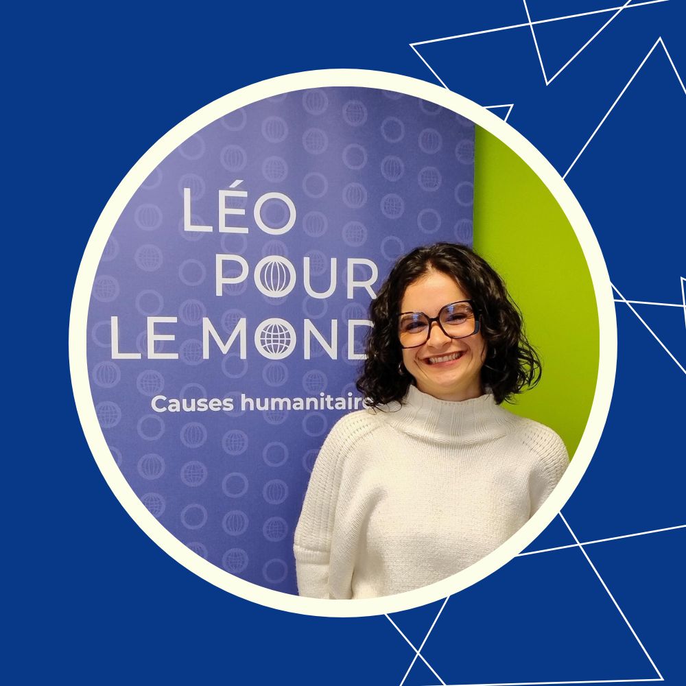 🌍🎉 Bienvenue Emma chez Léo Pour Le Monde ! 🎉🌍

Nous sommes ravis d’accueillir Emma, qui rejoint l’aventure Léo Pour Le Monde en tant que volontaire en service civique pour 8 mois.

Curieuse, créative et pleine d’énergie, Emma rejoint l’équipe pour contribuer activement à nos actions en faveur de l’éducation et faire briller nos projets encore plus fort ✨

Nous avons hâte de vivre cette belle aventure ensemble et de sensibiliser toujours plus de monde ! 💪🌱